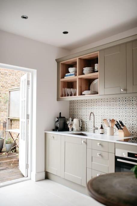 3 Bedroom House In Kew Gardens Richmond  Εξωτερικό φωτογραφία
